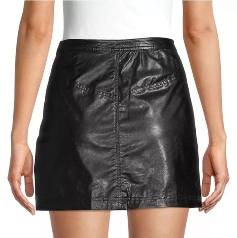 Free People Fake Out Biker Boho Faux Leather Mini Skirt Size 6 Goth Femigoth Y2K - Picture 2 of 8